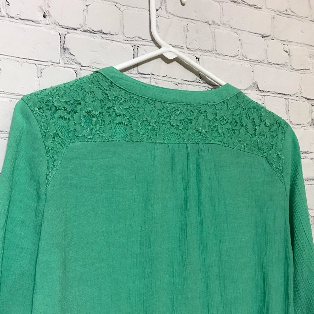 NWOT Green Lace Blouse - Picture 9 of 10